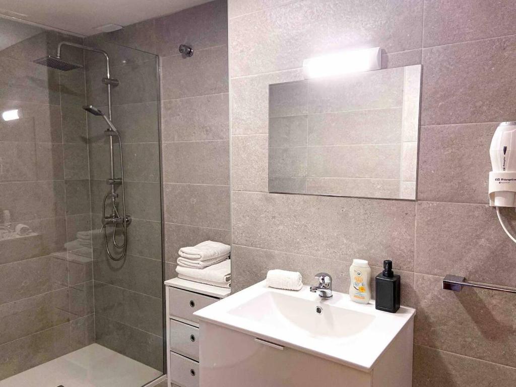 Koupelna v ubytování Apartamento Romántico & Céntrico En Encamp - 4pax l by BonesVacances