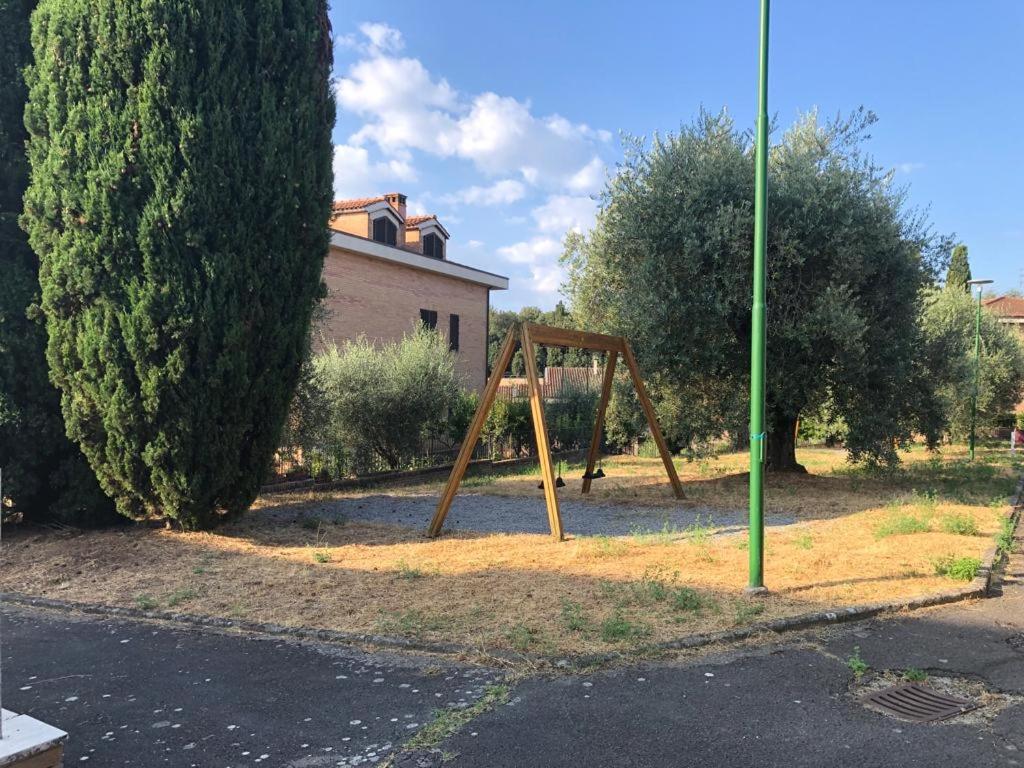 A garden outside IL NIDO DI RONDINE