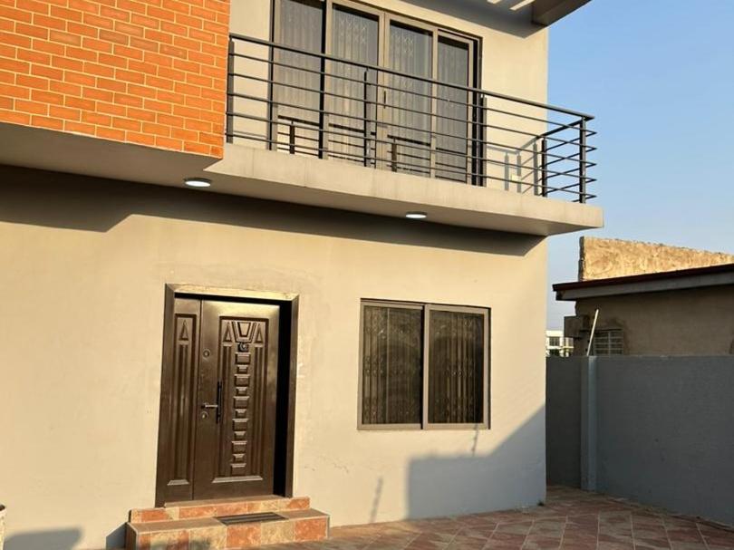 Ghana City Luxe 3 beds & 5 baths House with backup Solar Power