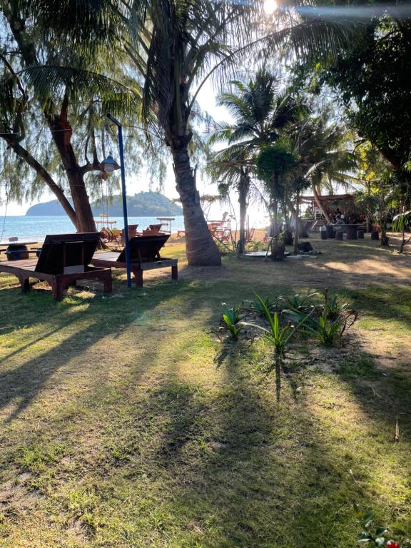 BaanYai Beach Resort Koh Mak - 8