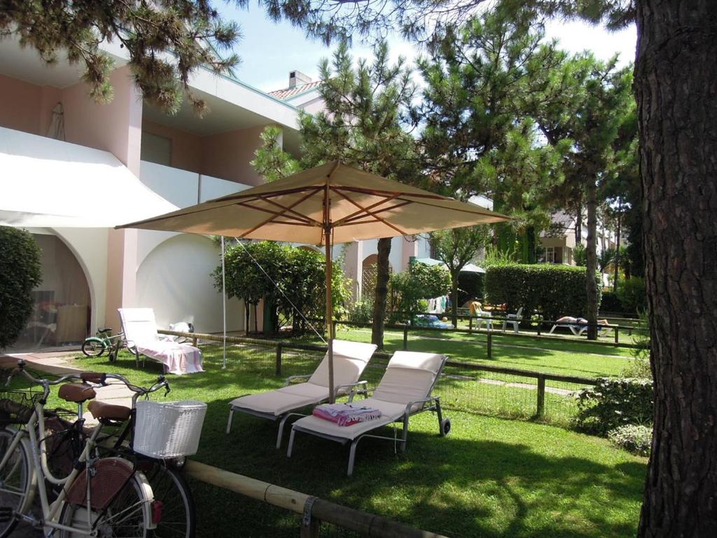 Relaxing apartment with garden and pool, Bibione (updated prices 2024)