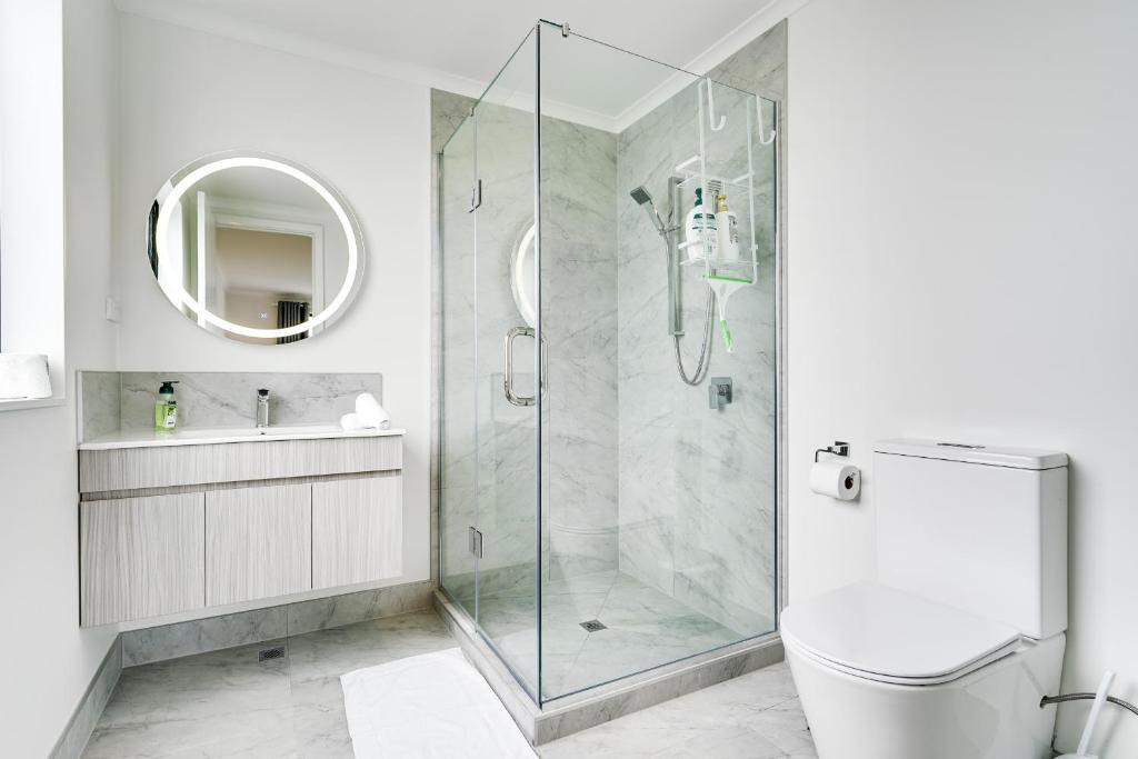 Fabulous River View - Brand New House In Hamilton