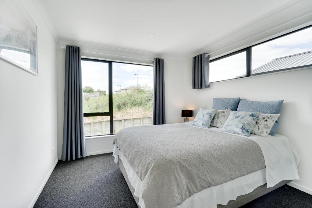 Fabulous River View - Brand New House In Hamilton - Resim 7