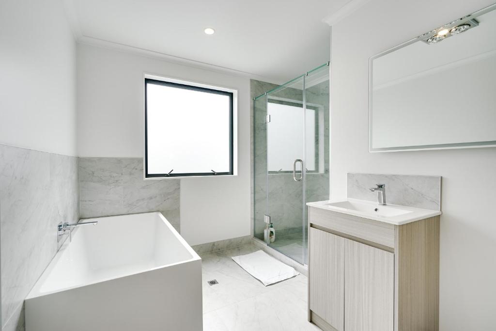 Fabulous River View - Brand New House In Hamilton - Resim 37