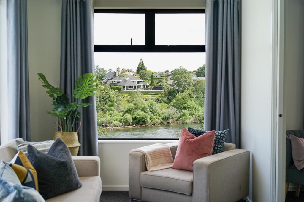 Fabulous River View - Brand New House In Hamilton - Resim 6