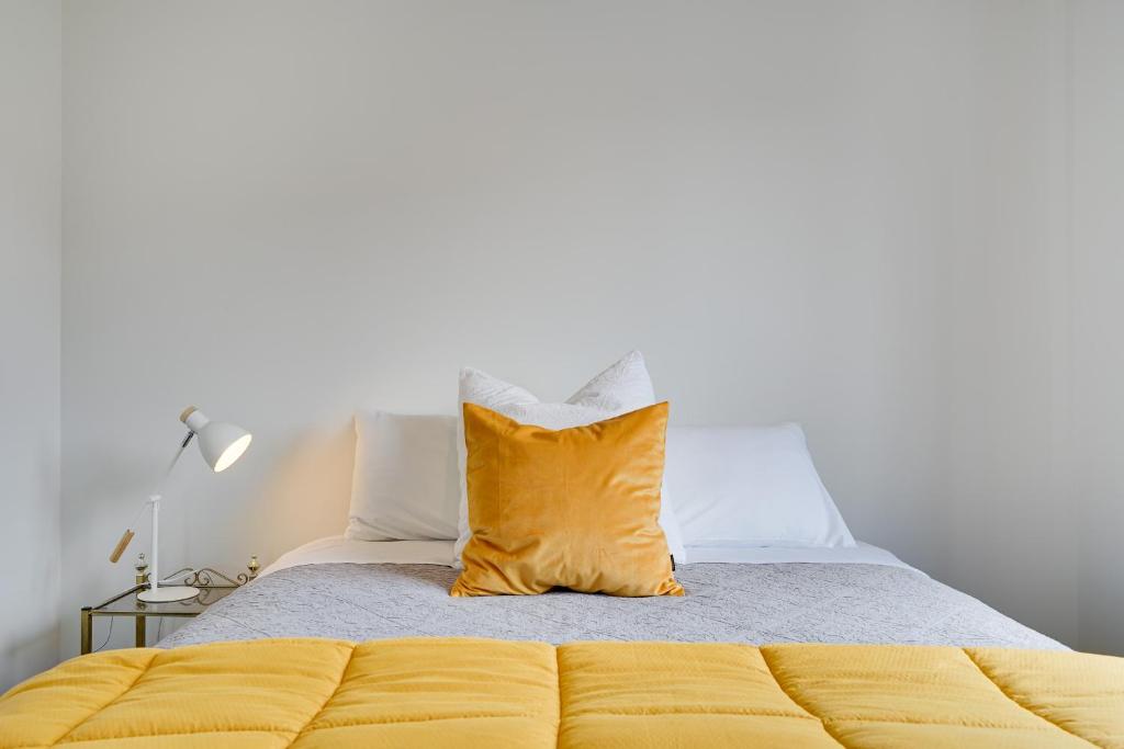 Fabulous River View - Brand New House In Hamilton - Resim 36