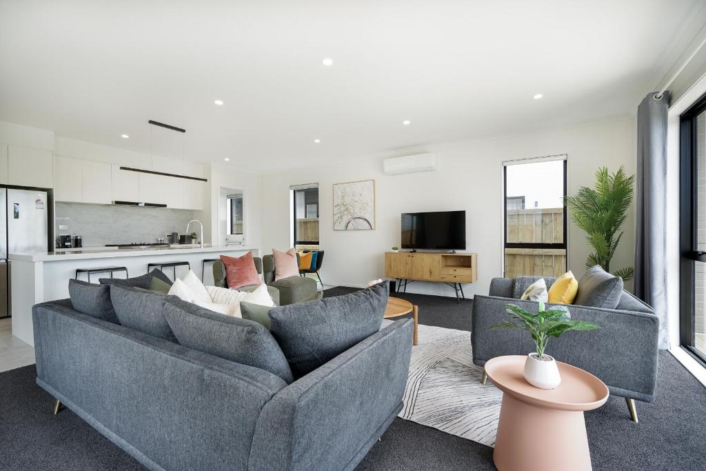 Fabulous River View - Brand New House In Hamilton - Resim 4