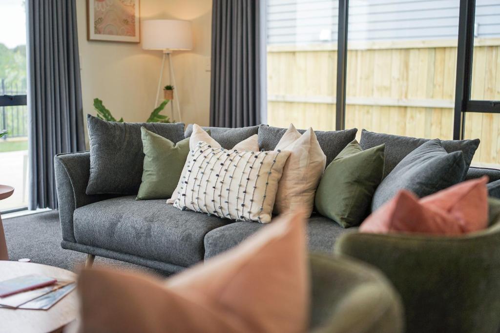 Fabulous River View - Brand New House In Hamilton - Resim 15