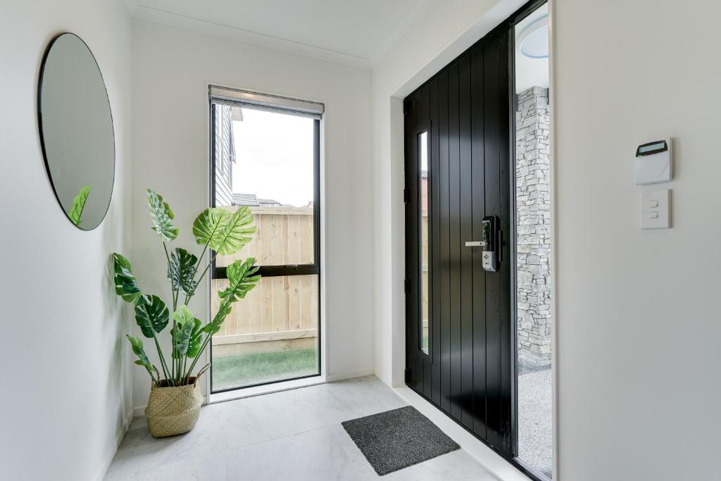 Fabulous River View - Brand New House In Hamilton - Resim 26