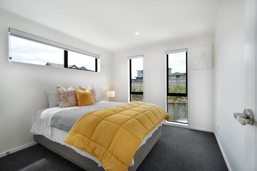 Fabulous River View - Brand New House In Hamilton - Resim 34