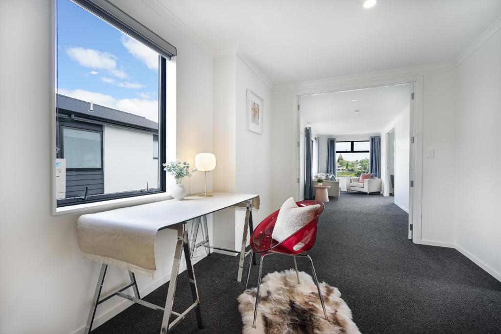 Fabulous River View - Brand New House In Hamilton - Resim 27