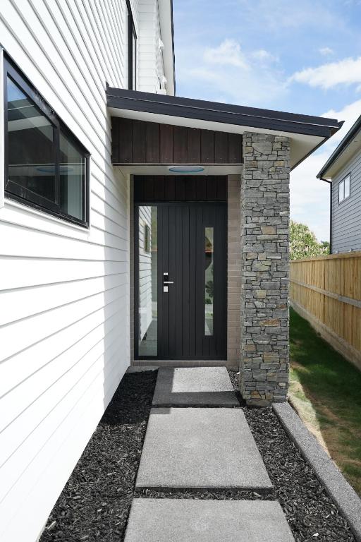 Fabulous River View - Brand New House In Hamilton - Resim 40