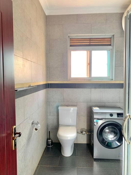 Koupelna v ubytování WanderHome 3BDR House