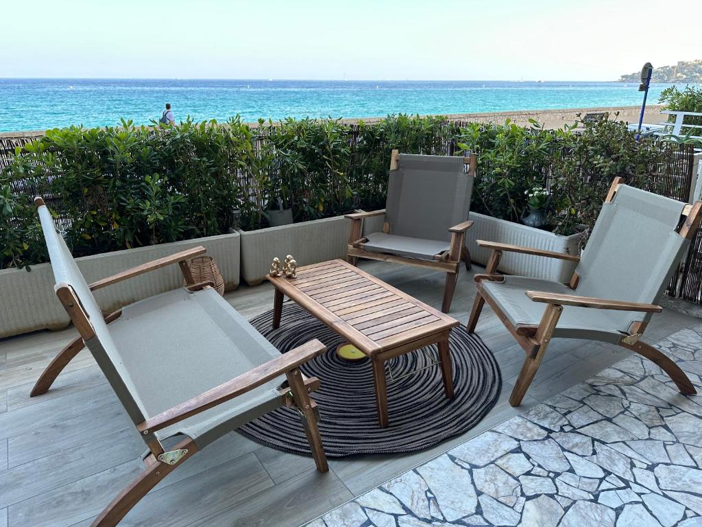 Photo de la galerie de l'établissement Appartement en Rez de jardin sur la mer, à Menton