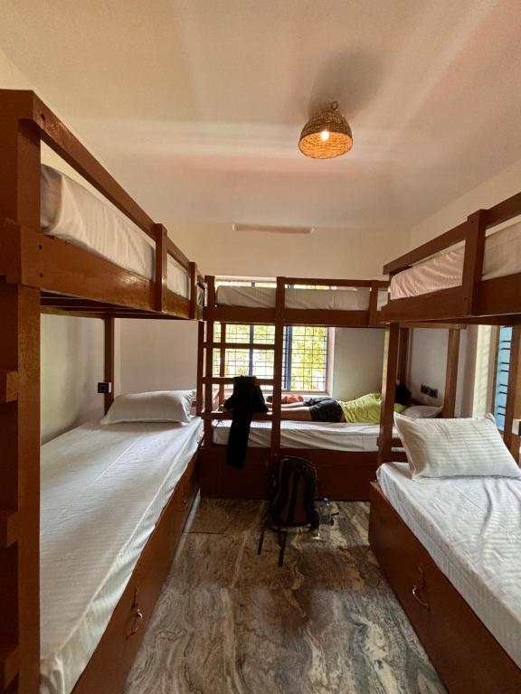 Postel nebo postele na pokoji v ubytování Barefoot Hostels, Varkala