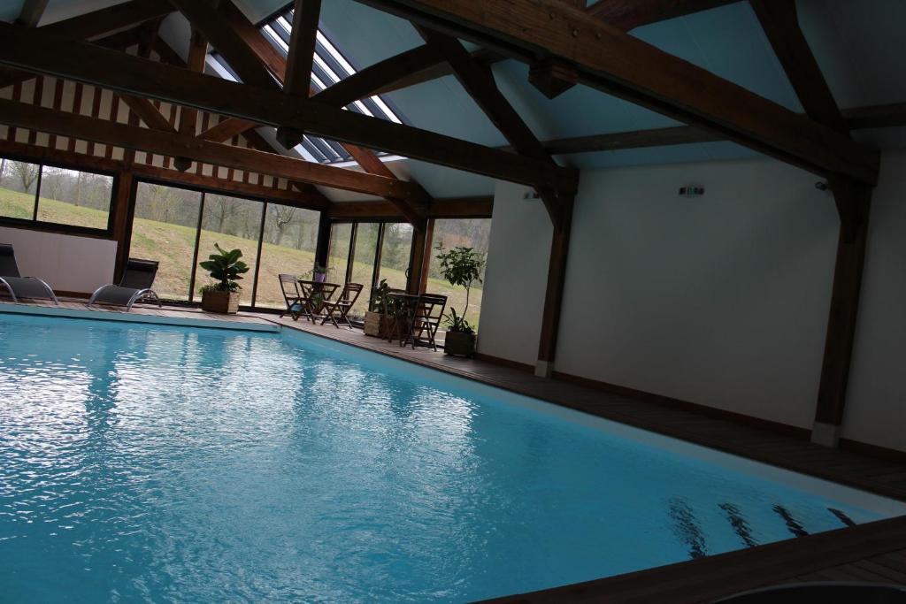 Bazén v ubytování B&B DeValpierre adult only nebo v jeho okolí