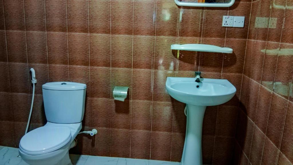 Chanaka Holiday Inn - 4