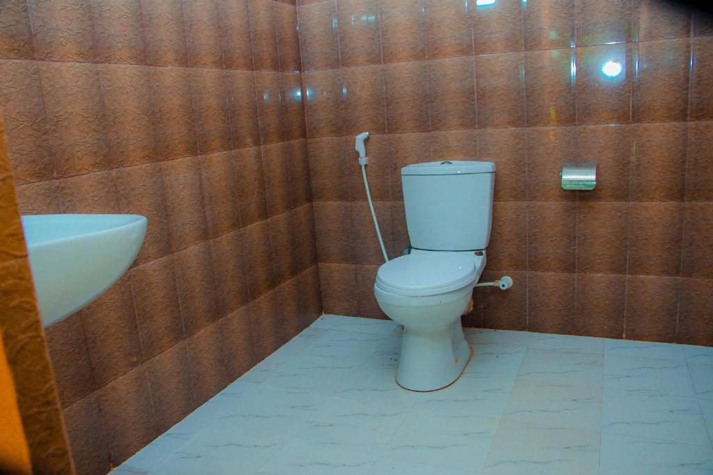 Chanaka Holiday Inn - 11