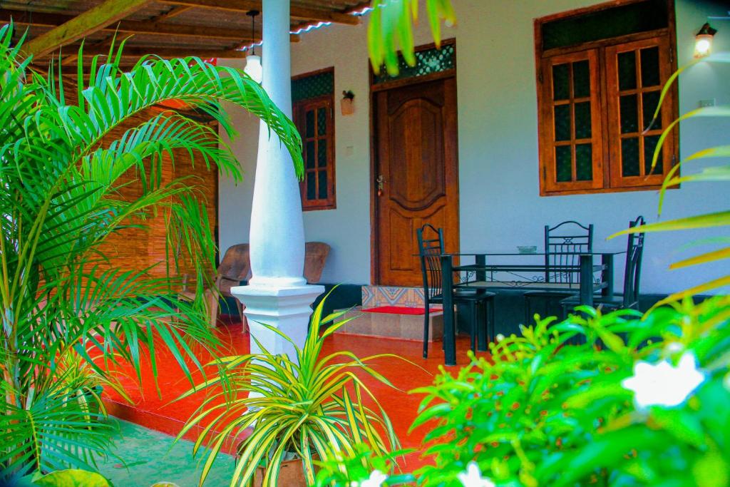 Chanaka Holiday Inn - 5