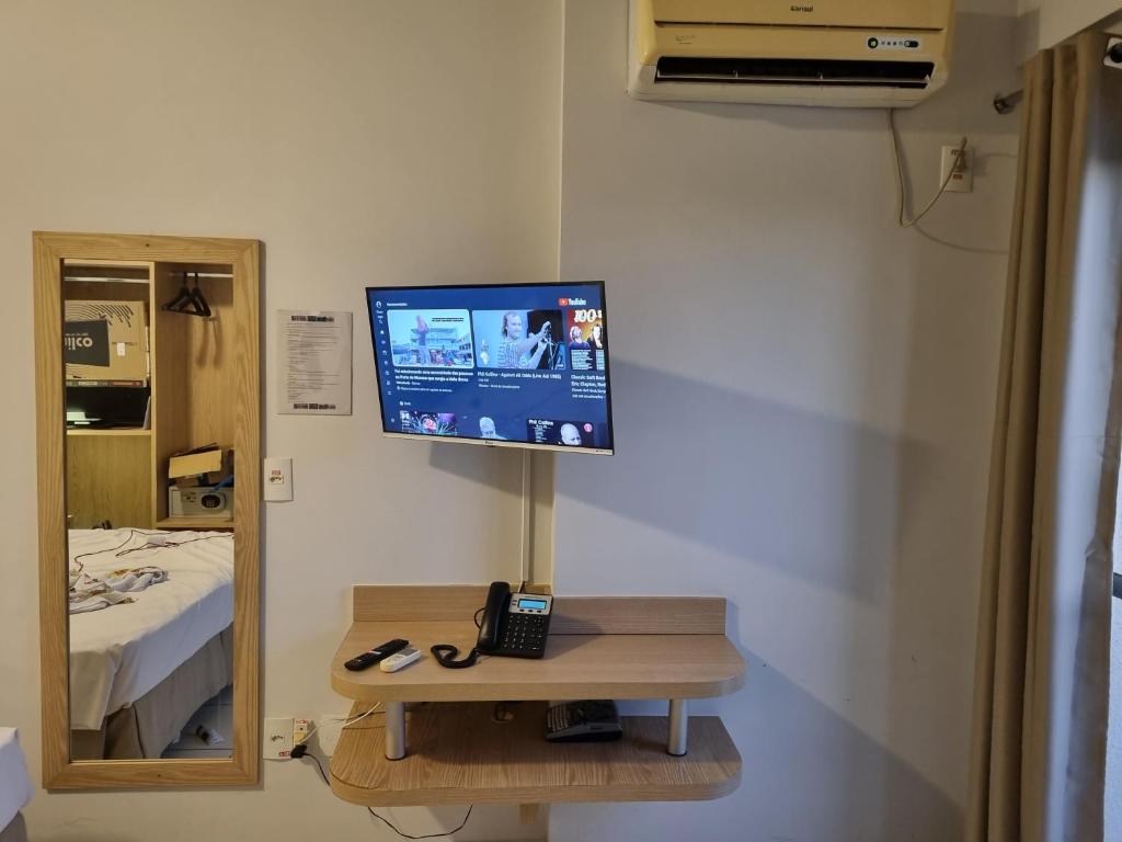 TV a/nebo společenská místnost v ubytování Flat 317 Golden Dolphin Express