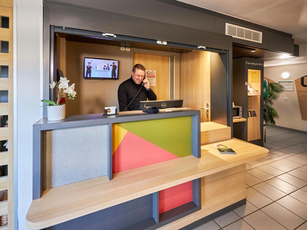 Vstupní hala nebo recepce v ubytování B&B HOTEL Honfleur