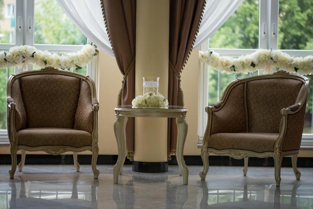 Posezení v ubytování Hotel Chopin Business&SPA