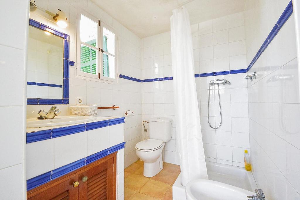 A bathroom at Tres Pins