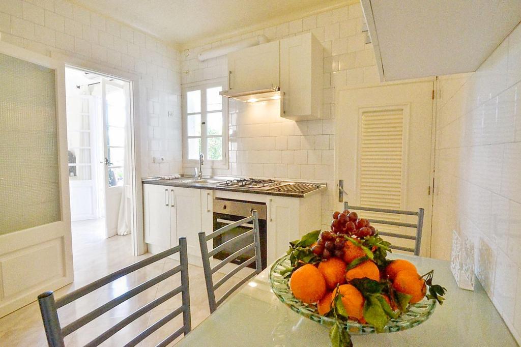 A kitchen or kitchenette at Tres Pins