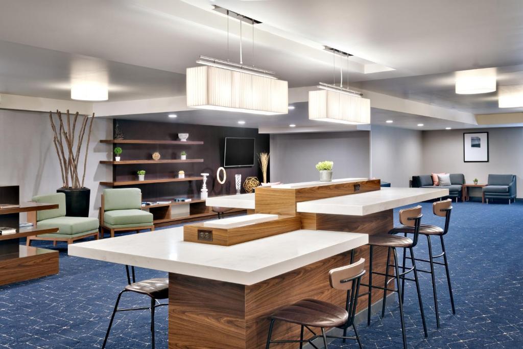 Posezení v ubytování Courtyard by Marriott Ogden