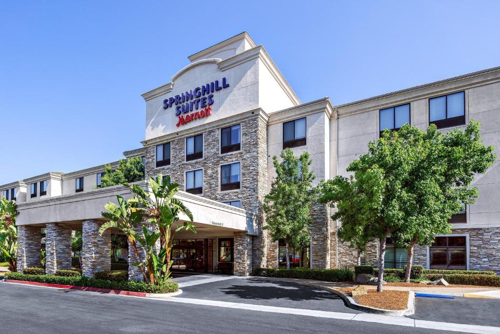 una representación de la parte delantera de un hotel en SpringHill Suites San Diego Rancho Bernardo/Scripps Poway en Poway