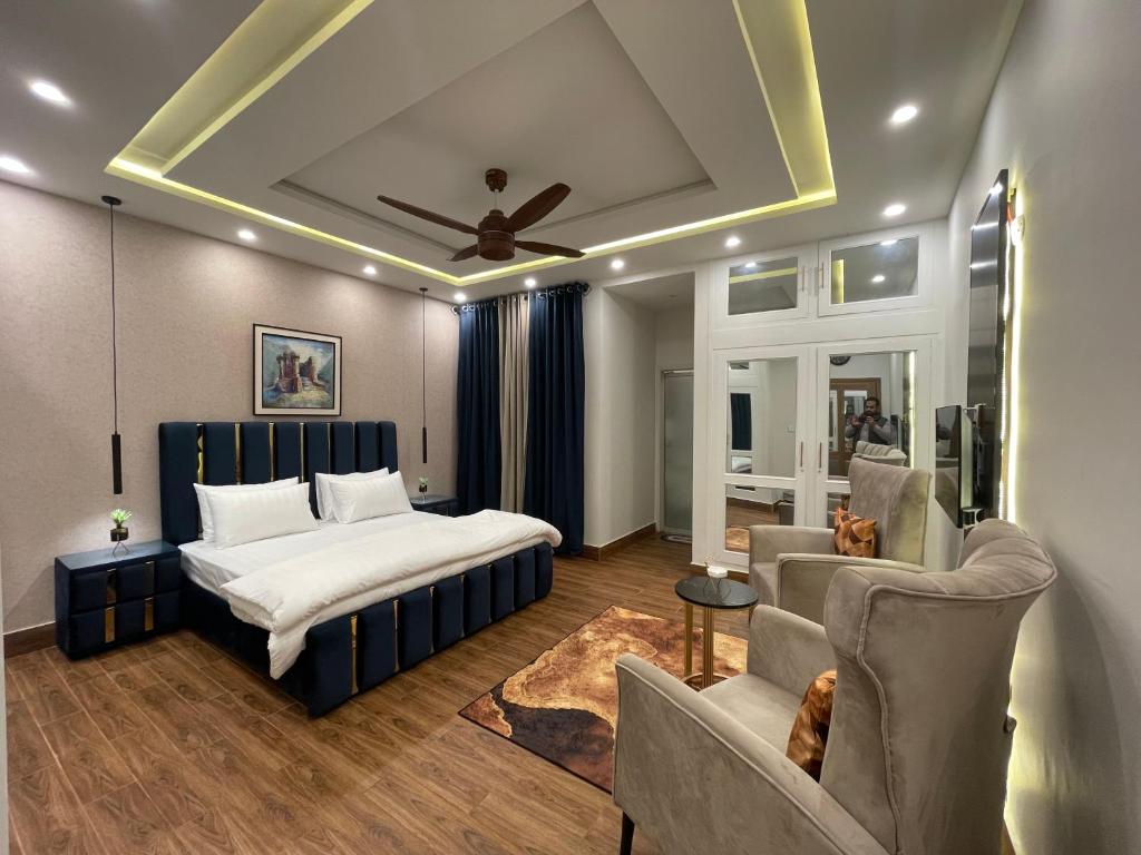 Loft bnb f-10 Islamabad - Deluxe Double Room (2 Adultos + 1 Niño)