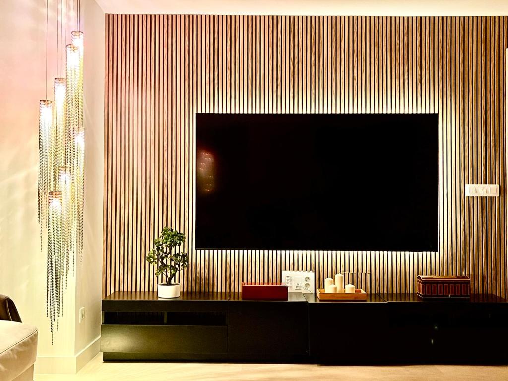 Cathedral Boutique by Lugo Collection - 8