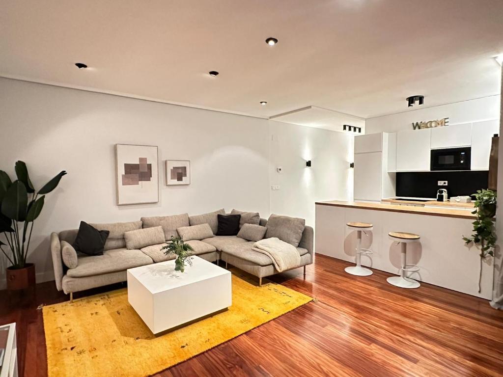 TV a/nebo společenská místnost v ubytování City Central 120m By Sleep In Bilbao