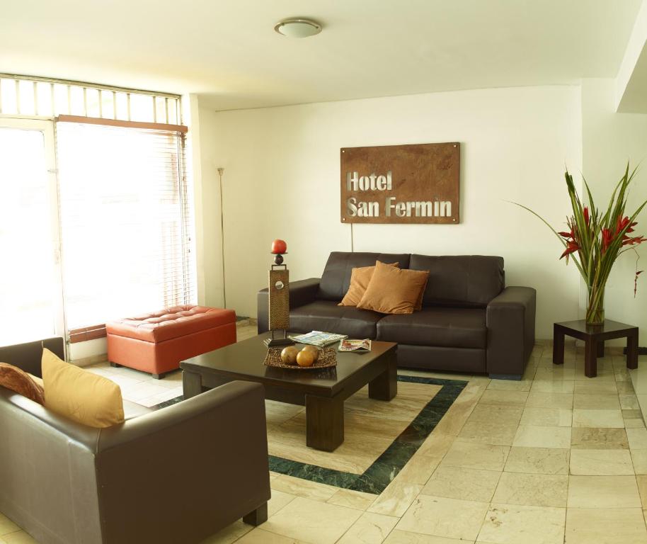 Posezení v ubytování Hotel San Fermin Pereira