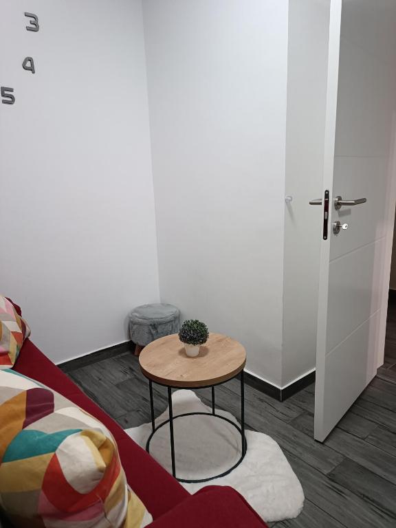 Łóżko lub łóżka w pokoju w obiekcie Apartman na jezeru