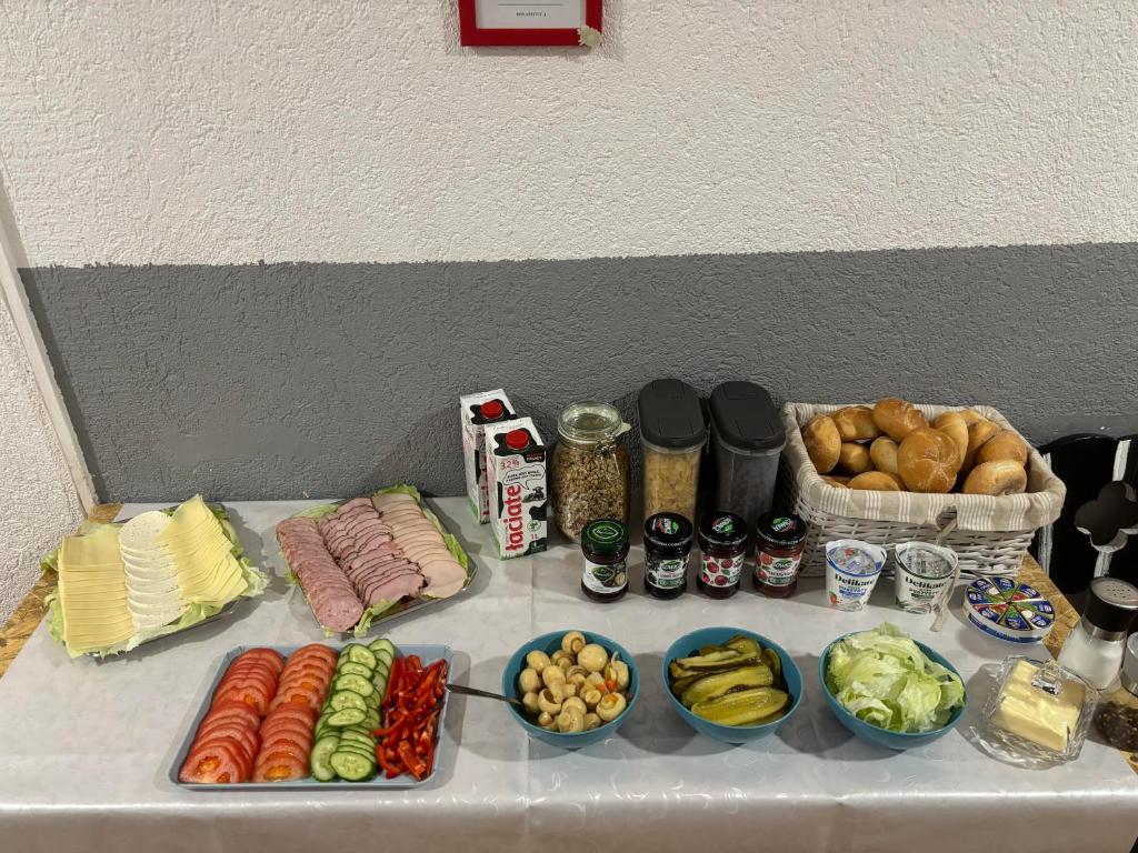Jedzenie w hostelu lub w pobliżu