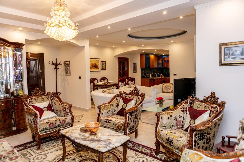 Spacious City Paradise - 3BR Apt in the Heart of Tirana - Imazhi 5