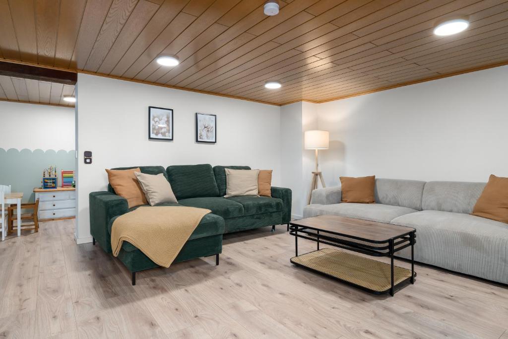 Khu vực ghế ngồi tại Ferienhaus Zur Alten Burg/Familientreffen/Edersee