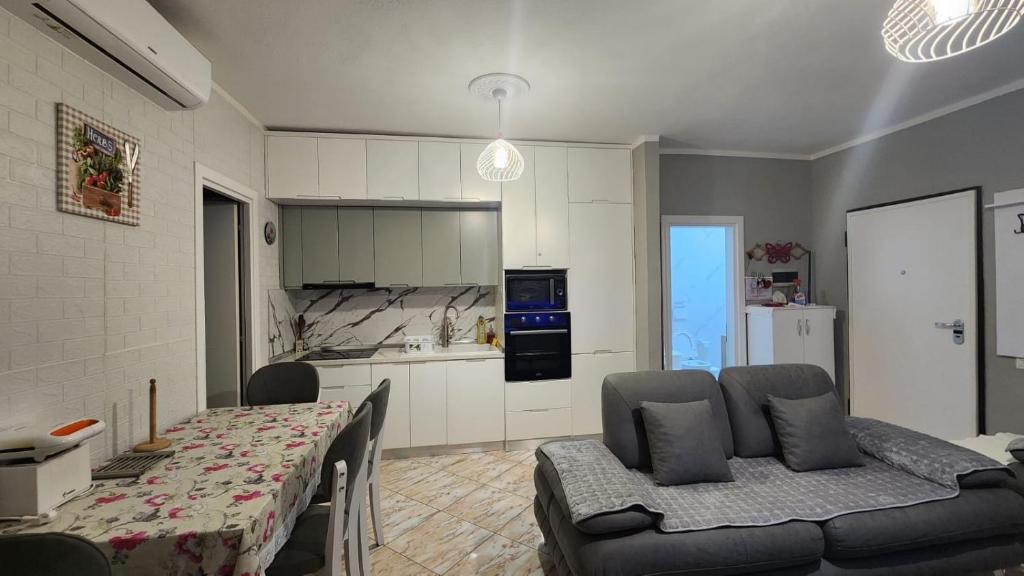 AG Beach Apartment - Image 4