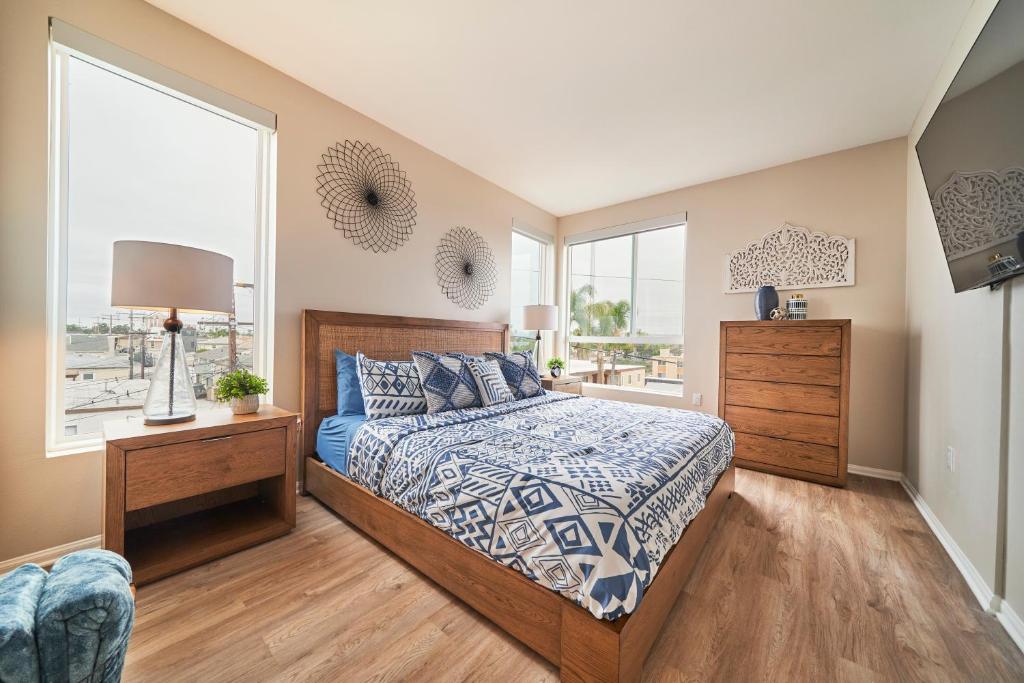 Luxury 2BD 2BA, BRAND NEW/PETS/CLOSE TO EVERYTHING/BOHO+COZY VIBES photo