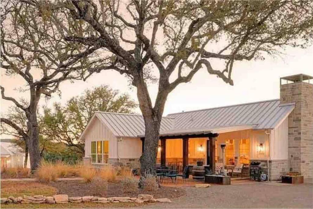 Gallery image of Luxury Farm House Dripping Springs in Henly