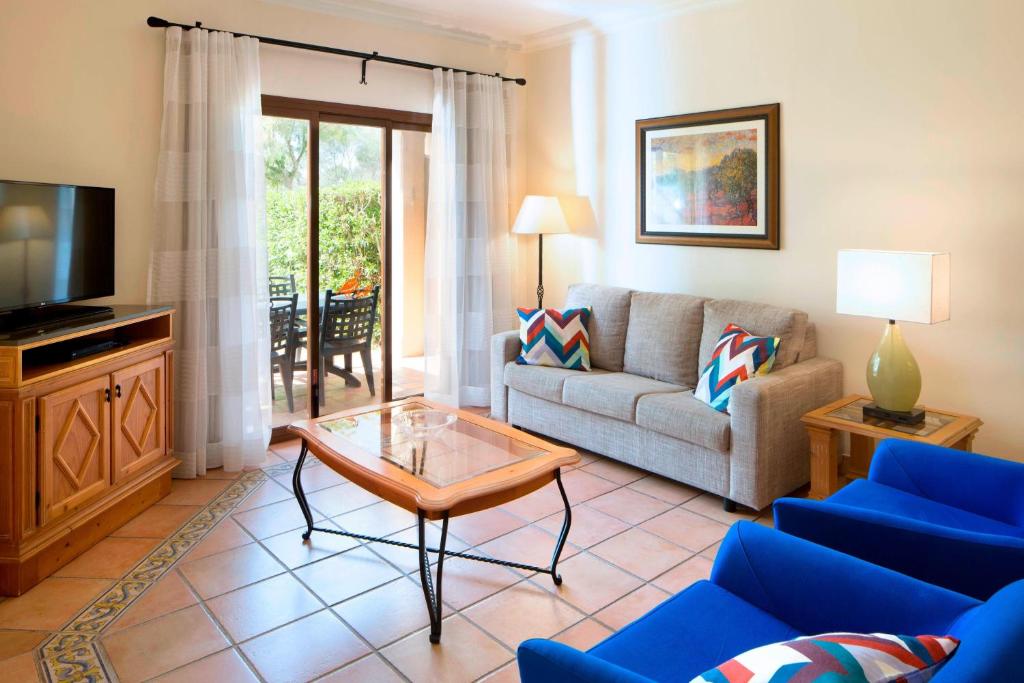A seating area at Marriott’s Club Son Antem