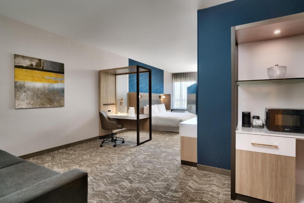 Postel nebo postele na pokoji v ubytování SpringHill Suites by Marriott Phoenix Scottsdale