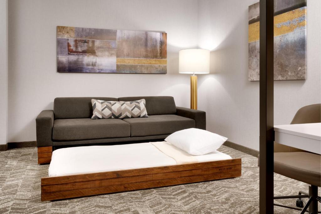 Posezení v ubytování SpringHill Suites by Marriott Phoenix Scottsdale