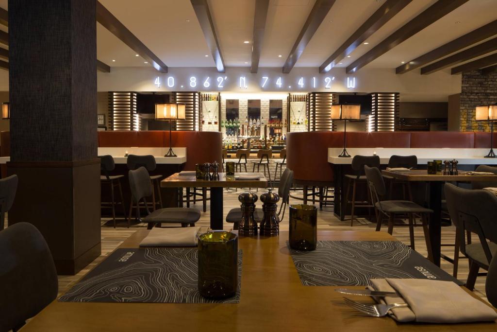 Restaurace v ubytování Sheraton Parsippany Hotel