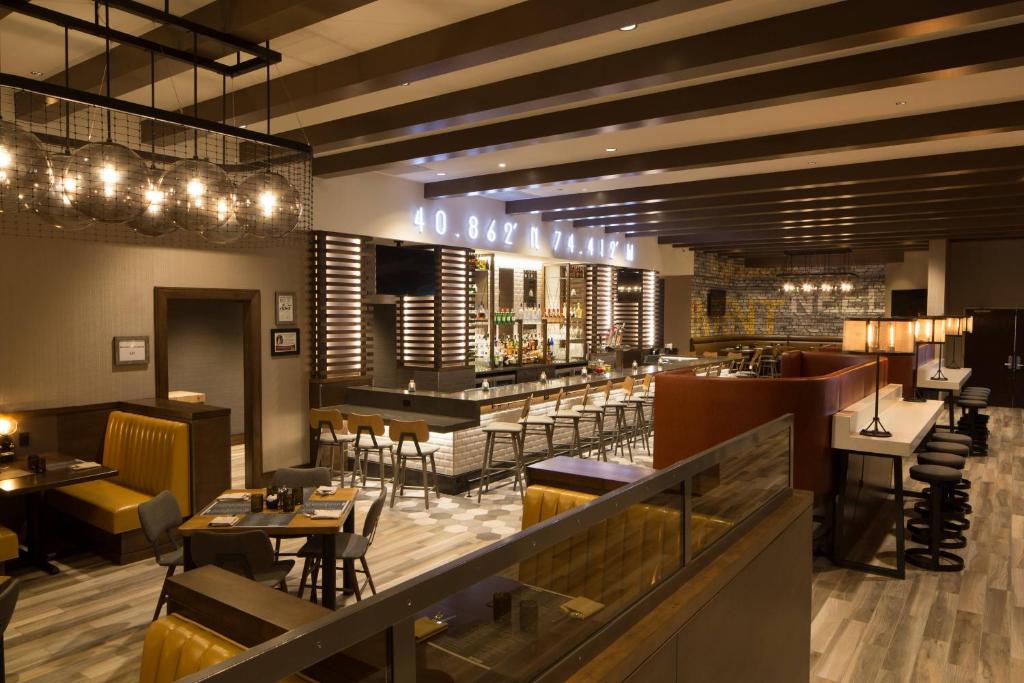 Posezení v ubytování Sheraton Parsippany Hotel