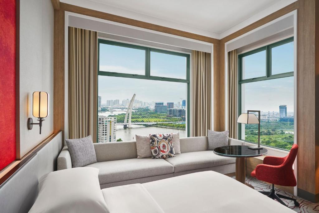 Club lounge access, Guest room, 1 King