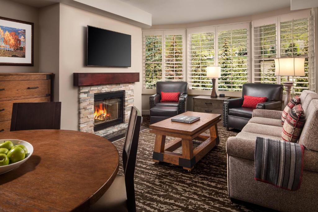 Posezení v ubytování Marriott's StreamSide Evergreen at Vail