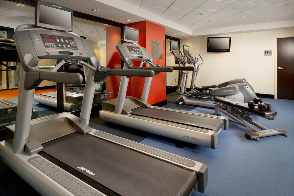 Fitness centrum a/nebo fitness zařízení v ubytování Courtyard by Marriott Amarillo Downtown