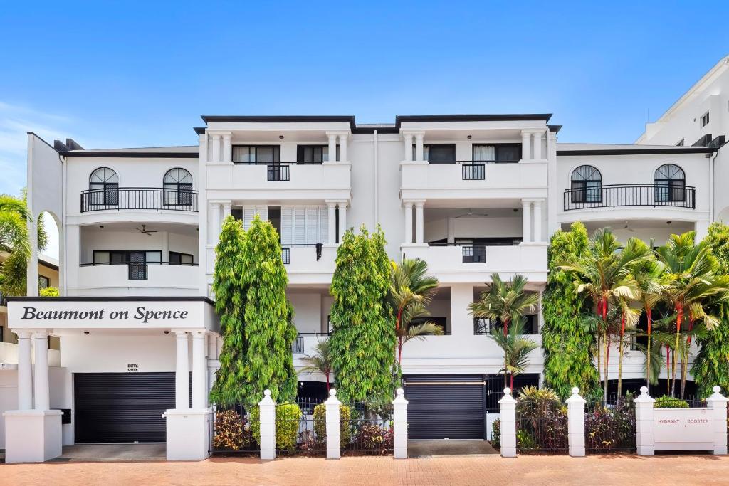 Spacious 3 Bedroom Townhouse in Cairns City, Cairns (updated prices 2024)
